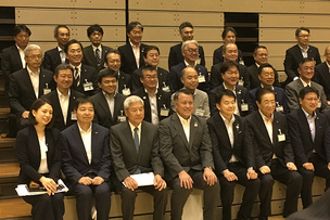写真：5月20日日本サッカーを応援する自治体連盟会総会に出席の様子