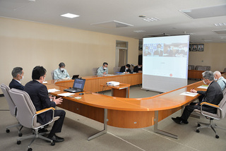 写真：2月4日復興副大臣とオンライン会議
