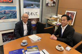 写真：6月9日吉野議員と面談