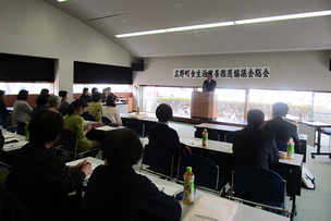 写真：4月17日食生活改善推進協議会に出席