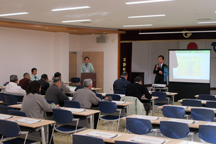 写真：説明会の様子