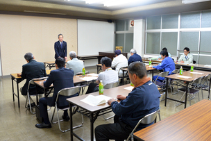 写真：5月17日観光協会通常総会で祝辞を述べる町長