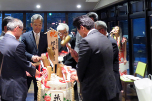 写真：5月12日祝賀会の様子