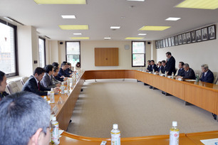 写真：2月23日参議院東日本大震災復興及び原子力問題特別委員会・双葉地方町村長との意見交換会出席