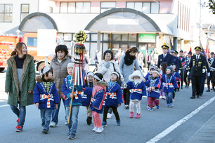 写真：1月18日園児のパレードの様子