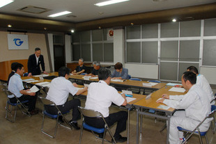 写真：7月22日名称選考会議の様子