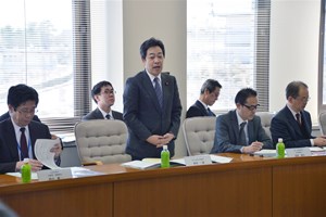 写真：青木国土交通大臣政務官との意見交換の様子