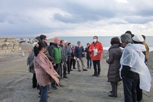 写真：横浜市の連合町内会などが広野町を視察の様子