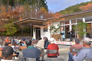 写真：浅見川ゆめ会議がもみじ鑑賞会を実施の様子