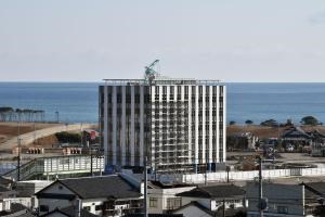 写真：JR広野駅東口に建設中のオフィスビル「広野みらいオフィス」