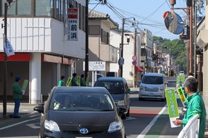 写真：交通安全の立哨活動の様子