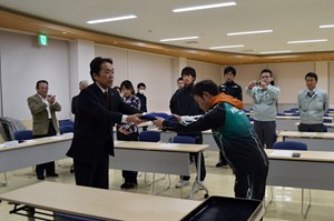 写真：市町村対抗県軟式野球大会・ソフトボール大会・ふくしま駅伝の選手団解団式開催の様子