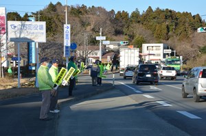 写真：交通立哨活動実施の様子