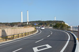 写真：開通した県道広野小高線（広野工区）