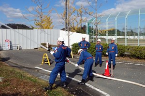 写真：広野町消防団つなぎ放水訓練実施の様子