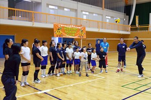 写真：齋藤信治さんによるバレーボール教室開催実施の様子