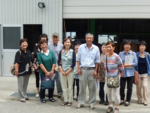 写真：埼玉県春日部市の「土と生きる庄和の女性トマトクラブ」が広野町視察の様子