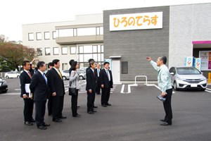 写真：衆議院東日本大震災復興特別委員会が広野町を視察している様子