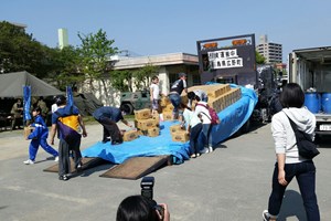 写真：熊本に向けた支援物資が現地に到着している様子