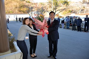 写真：12月11日2期目の初登庁