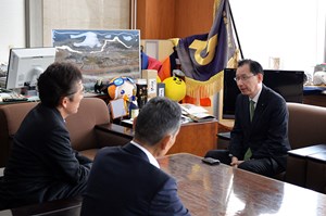 写真：10月4日副大臣就任挨拶