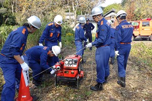 写真：11月11日つなぎ放水訓練