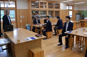 写真：7月6日ふたば未来学園高等学校を視察