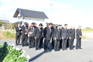 写真：東日本大震災追悼献花式