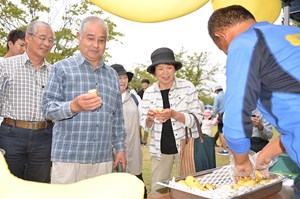 写真：広野産バナナ「綺麗」お披露目の様子