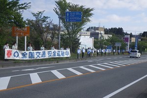 写真：町職員による立哨活動の様子