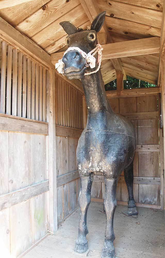 馬頭観音の木馬